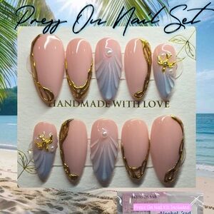 Handmade Press On Nail Set - Nude and Gold